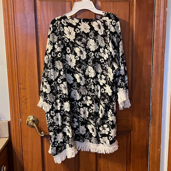 Roffe Accessories Floral Cardigan - Picture 2 of 3